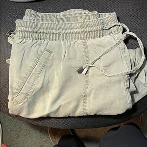 Lane Bryant capri’s green (tub #7)